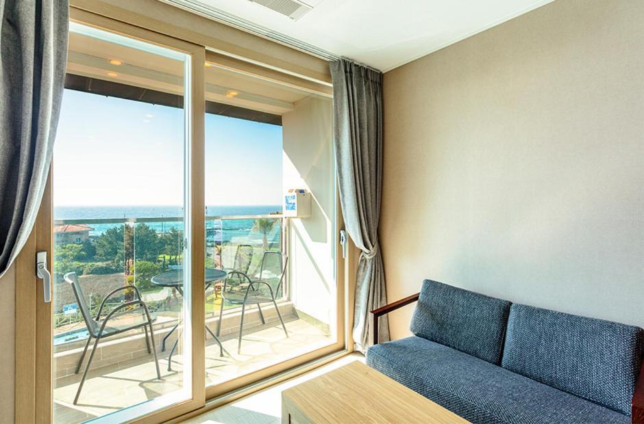 Rich Hotel Чеджудо Экстерьер фото