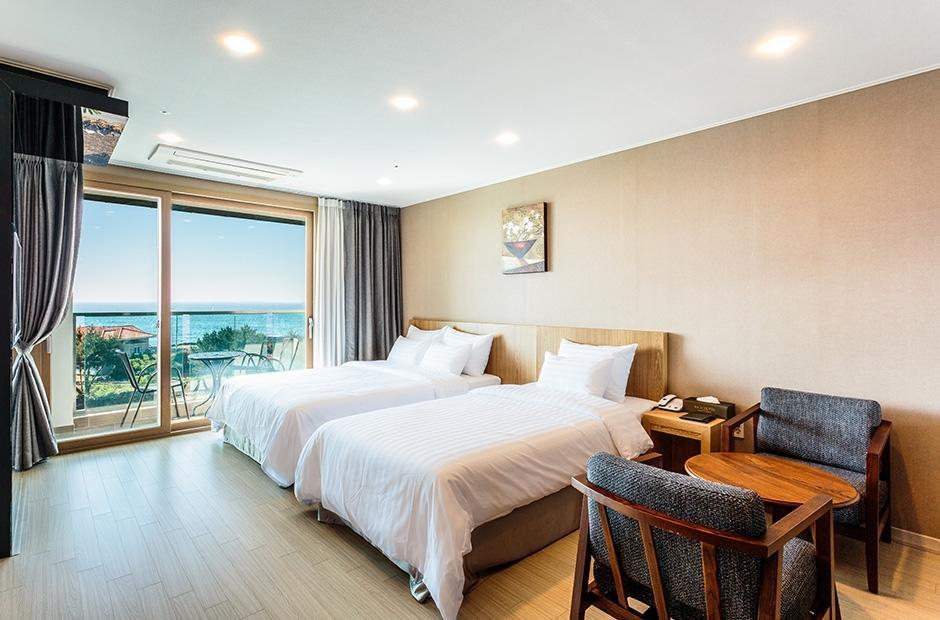 Rich Hotel Чеджудо Экстерьер фото