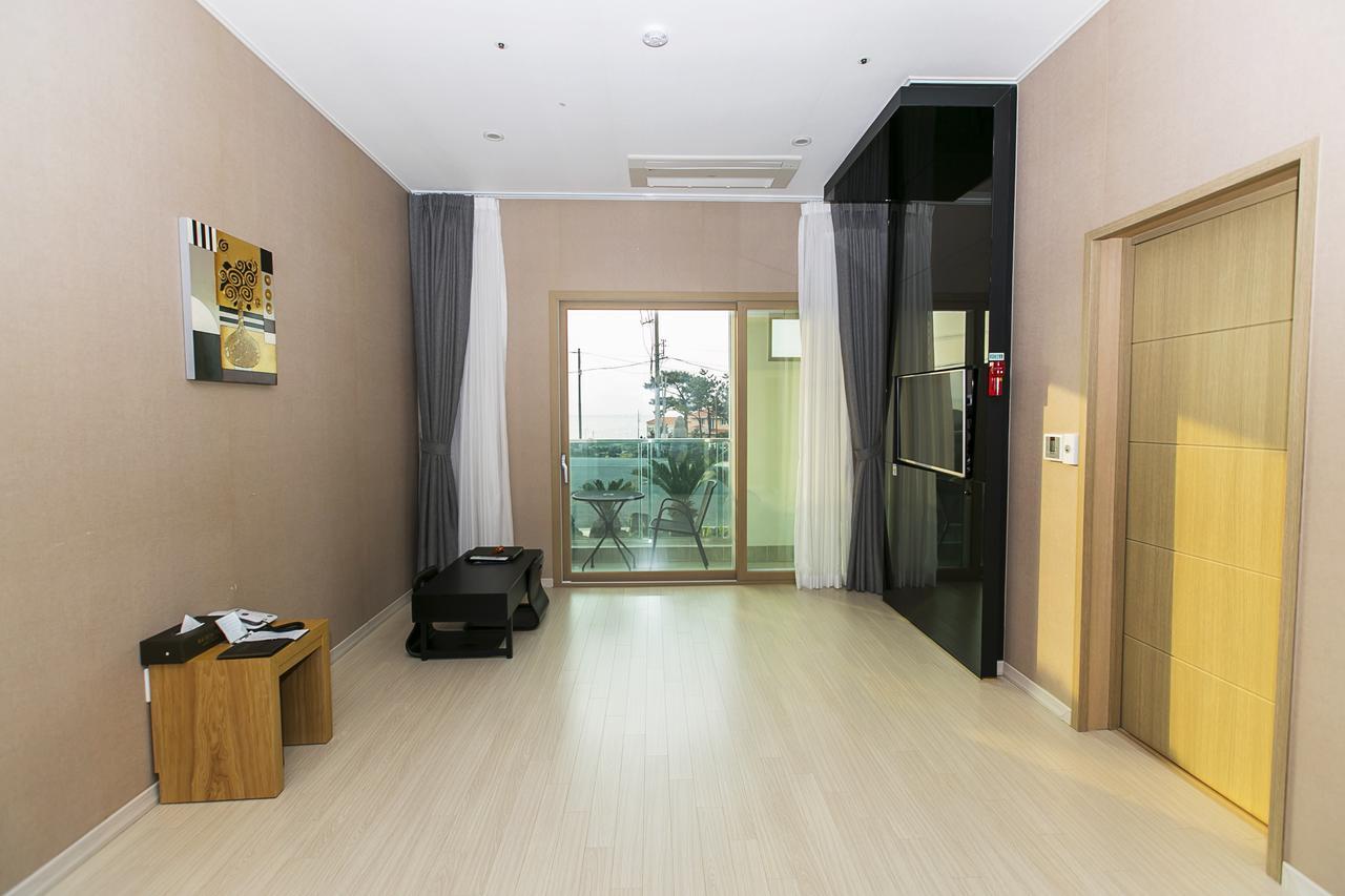 Rich Hotel Чеджудо Экстерьер фото