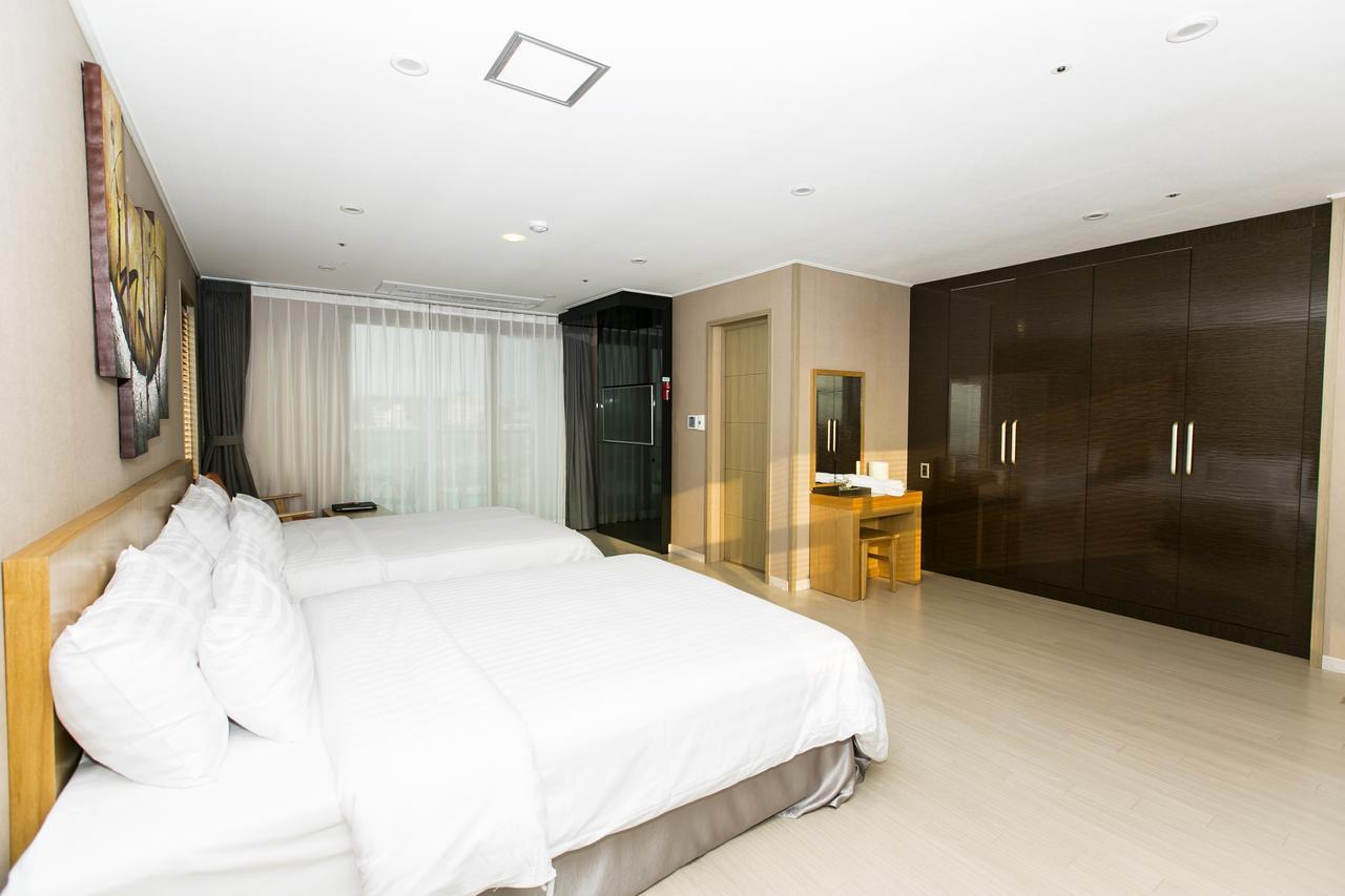 Rich Hotel Чеджудо Экстерьер фото